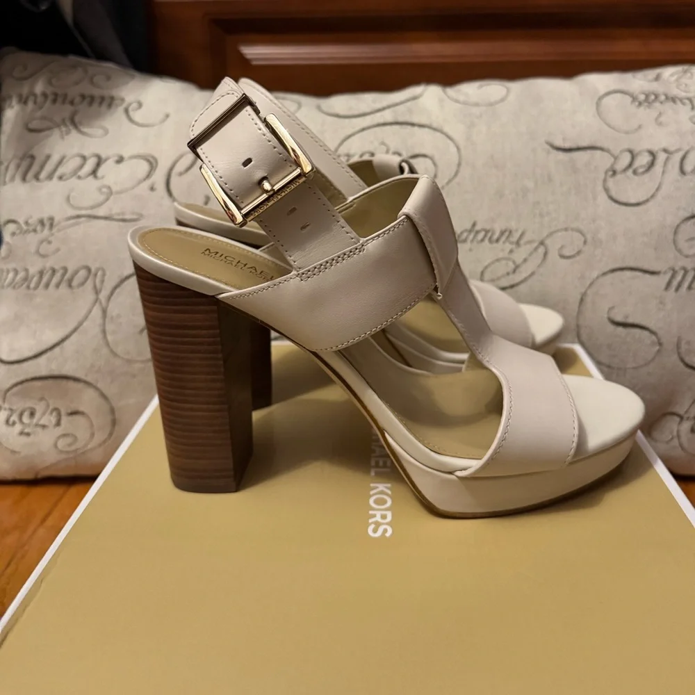 MICHAEL Michael Kor’s Becket Block Heel Platform Sandal - Picture 3 of 12